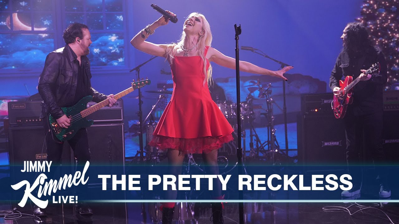 The Pretty Reckless – Where Are You Christmas? - YouTube