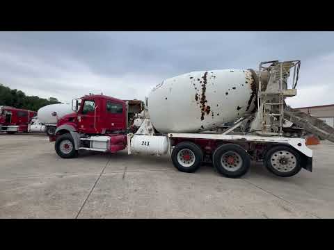 2015 MACK MIXER UNIT TRUCK RD GU813 (RED 243)