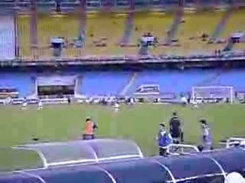 Fluminense x Friburguense - 2007 - Carlos Alberto bate falta