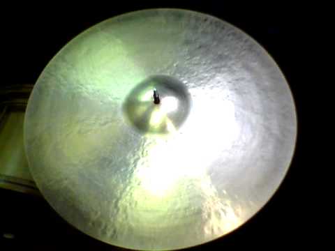 22 Kontroversial Ride, 2162g - Handcrafted cymbals by Craig Lauritsen.MOV