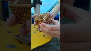 開けるのに頭使うタイプの箱