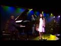 Nikki Yanofsky sings Over the Rainbow 