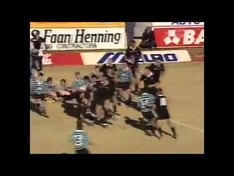 Andrew Blowers dominant tackle on Franco Smith
