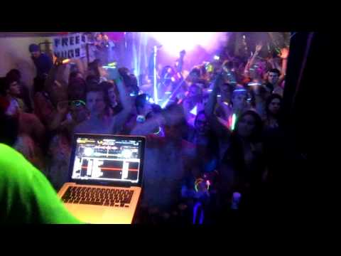 DJ Bee One dropping fire at Let's Rage NYE 2013