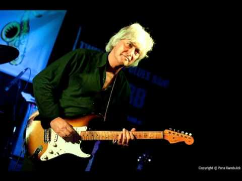 Peter Green Sounds - Slow Intrumental Blues improvisation in Bes minor