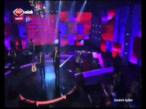 sinan özen cengiz kurtoğlu karayemiş dibine ( yatma yeşil çimene )