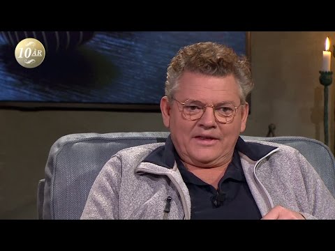 Dan Ekborg: ”Mamma lärde mig att jag var dum i huvudet och inte kunde något” - Malou Efter tio (TV4)