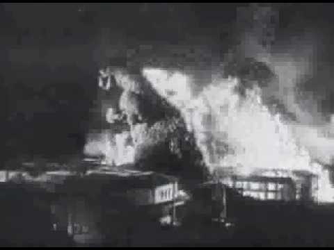 哥斯拉，去吧．Godzilla, destroy!