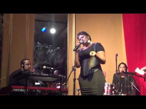 VANESSA JACKSON MEDLEY WHITNEY HOUSTON NO BRAHMA