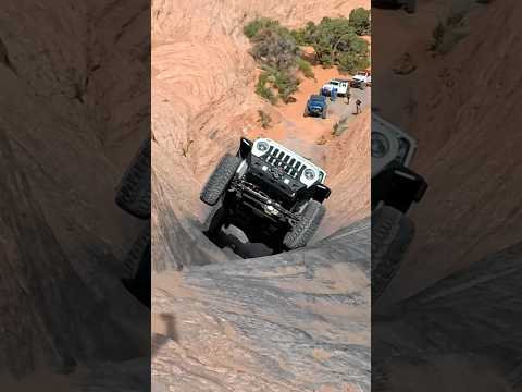 Close call at Hells Revenge #trailmilitia #jeep