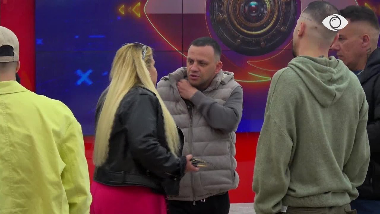 “Je vënë nën pronësinë e të tjerëve”/ Meri debat me Elvisi: Mos u merr me mua