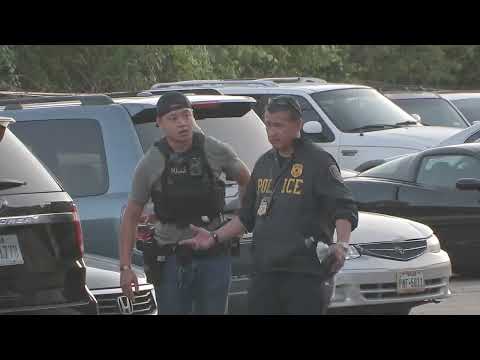 Man accused in fatal Alief double shooting arrested after SWAT standoff in SE Houston, HPD says