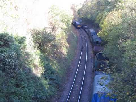 Class 37 Loco D6700 Powers Westwards from Alton - 20 Oct 2017