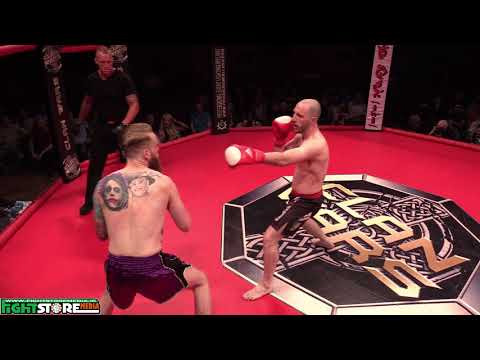 Stephen Looney vs Phil Campbell - Clan Wars 32