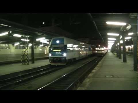 City Elefant opúšťa nočnú stanicu Praha - Masarykovo nádraží