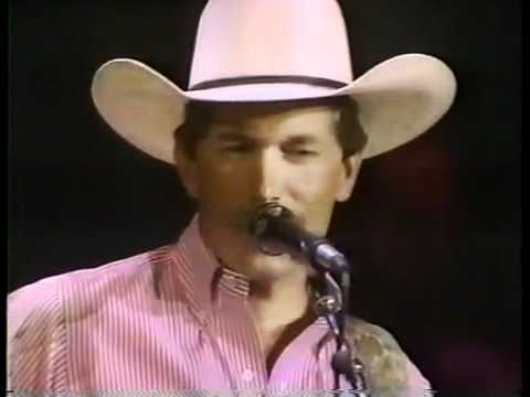 George Strait - Love Without End, Amen - Live From Tucson