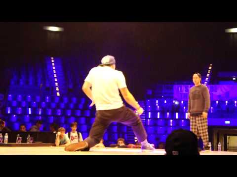 Funkin' Stylez World Finals 2012 - Berlin - Popping Battle - Juice (HOL) Vs Sheva (POL)