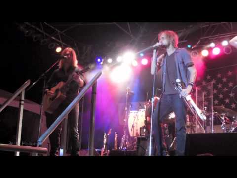 Gary Sinise & The Lt. Dan Band | Chicken Fried (Zac Brown Band) Cover | Wheaton, IL