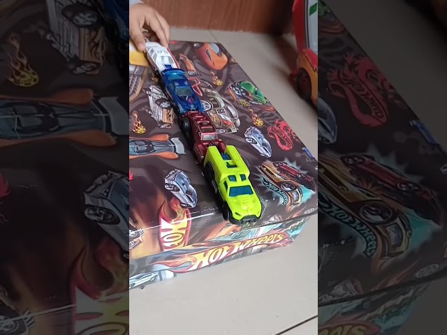 Vídeo relacionado con PLAYJOCS GT- 8173 FURGO POLICIA Local.Vehículo metálico, Juguete para niños y coleccionistas.