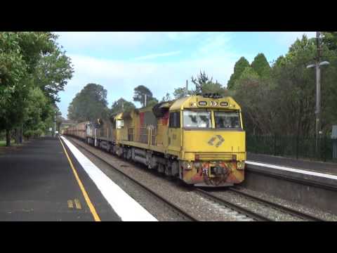 6026, 6027 and CF4409 rumble through Bundy with Aurizon 7MB7