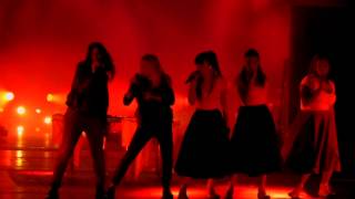 Elisa feat. Emma Marrone - Maledetto Labirinto intro (Arena di Verona - L&#39;Anima Vola Tour 2014) HD