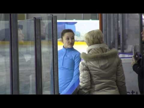 Taitoluistelija Seidi Rantanen Urhean Matkalla Huipulle -verkkolehdessä 3/2013