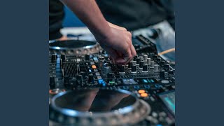 Download lagu Whos that girl mp3 Download lagu Whos that girl mp3