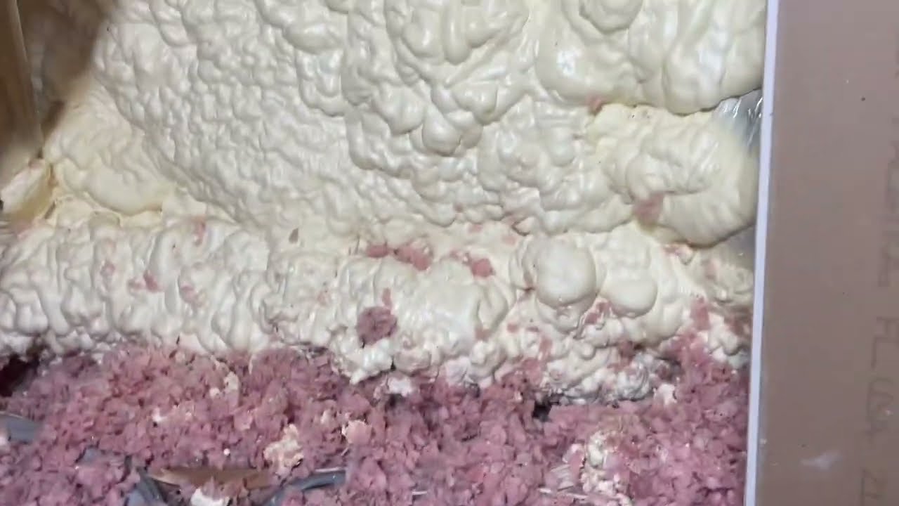 Spray foam insulation versus blown in insulation