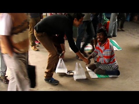 Feeding The Homeless People in INDIA