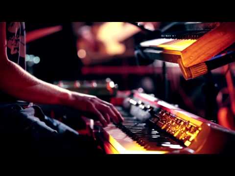 Hiatus Kaiyote: The World It Softly Lulls