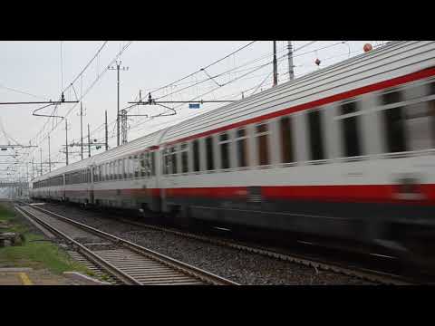 Frecciabianca 8817 Venezia Lecce in transito a Castel San Pietro