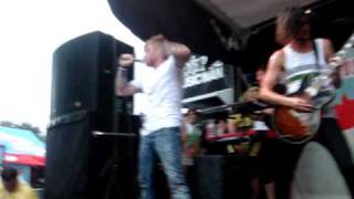 Emarosa - The Truth Hurts While Laying On Your Back (Live at Warped Tour Dallas)