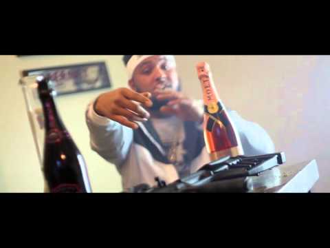 TAY THA HITMAN Ft. NIKEE TURBO - CHECK THE SCORE