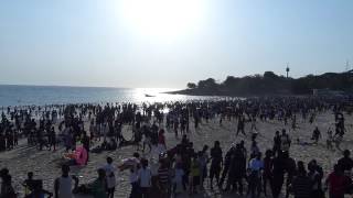 preview picture of video 'Lumley Beach Eastermonday, Freetown Sierra Leone (3)'