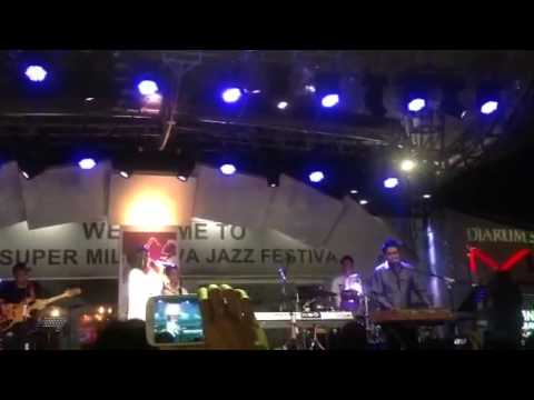Indra Lesmana feat. eva Celia at JJF 2013, enjoy! :)