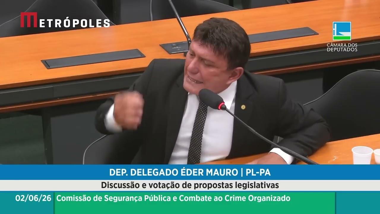 Pastor do PSol e delegado do PL batem boca por Flávio e Jair Bolsonaro