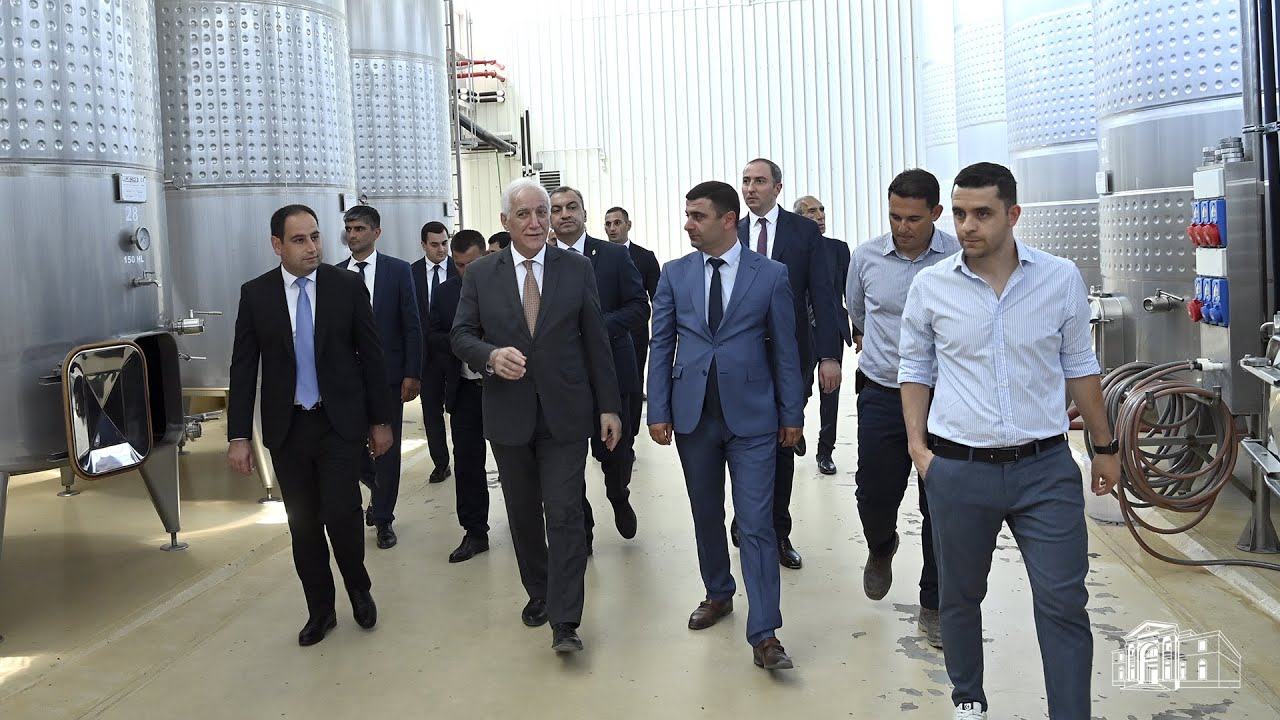 Նախագահը Լեռնագոգում ծանոթացել է ԼՂ-ից տեղահանված 12 ընտանիքի համար նախատեսված բնակելի տների շինարարությանը