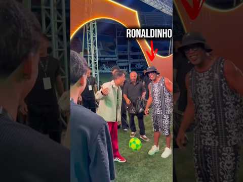 When Ronaldinho Decides to Show Off! Amazing Skills 🪄