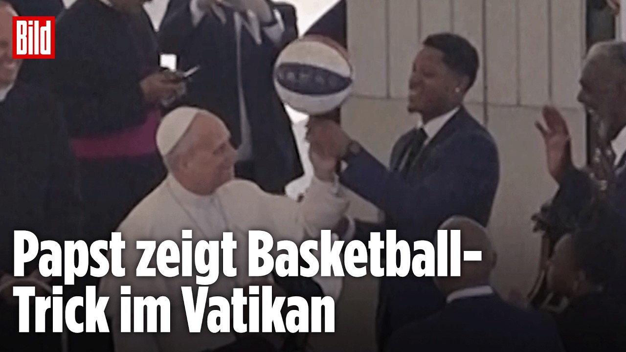PAPST LEO IM VATIKAN: Plötzlich zeigt er einen Basketball-Trick