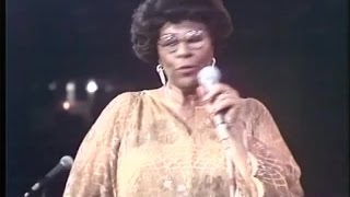 Ella Fitzgerald, Count Basie Orchestra - I Get A Crush On You