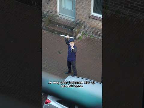 Piet op het dak! 🏠 Heb jij je schoen gezet vandaag? 🤔