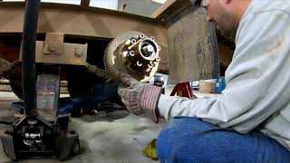 changing the electric brakes on a trailer with dexter 10k oilbath axles#dexter,#diy,#oilbath,#haul