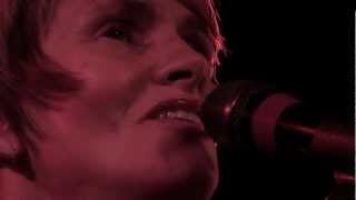 Shawn Colvin live THAT DON&#39;T WORRY ME NOW - 12/17/2011 Coach House SJC (front row)