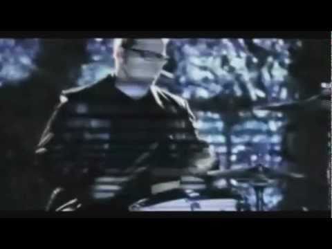 Weezer -'Hang On' Music Video