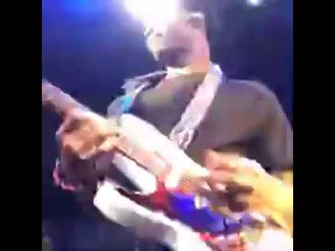 Lawrence C Jones Guitarrista do (Fred Hammond)