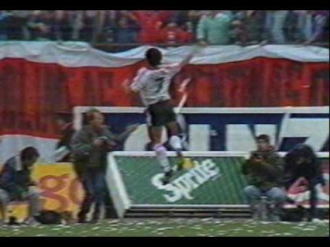 Golazo Del "Mencho" Medina Bello a Estudiantes De La Plata (Año 1990 - Resultado 2 a 0)
