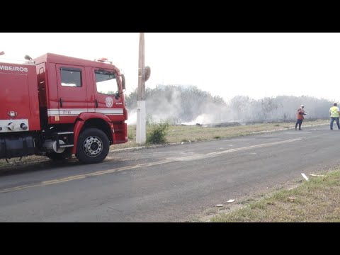 Área no Jardim Inoocop é alvo de incêndio