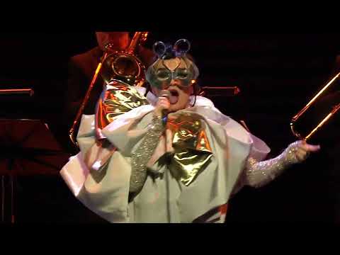 Videoclip de Mutual Core (Live) — Björk