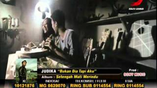 Download lagu Judika - Bukan Dia Tapi Aku mp3