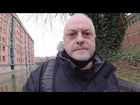 Narrowboat_fitout_epi#3 - the walls finally go on